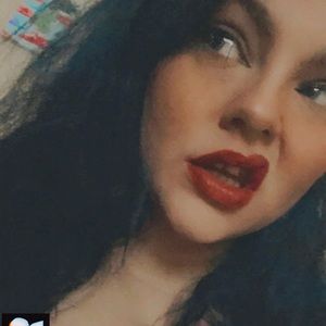 Meet your Posher, Brittney